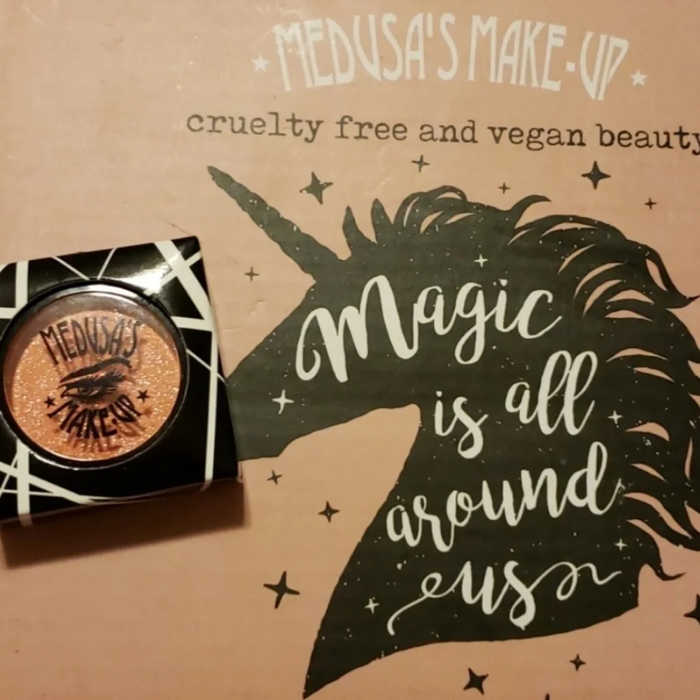 ❇️ELECTRO ORANGE Medusa's Makeup Eyeshadow NWT